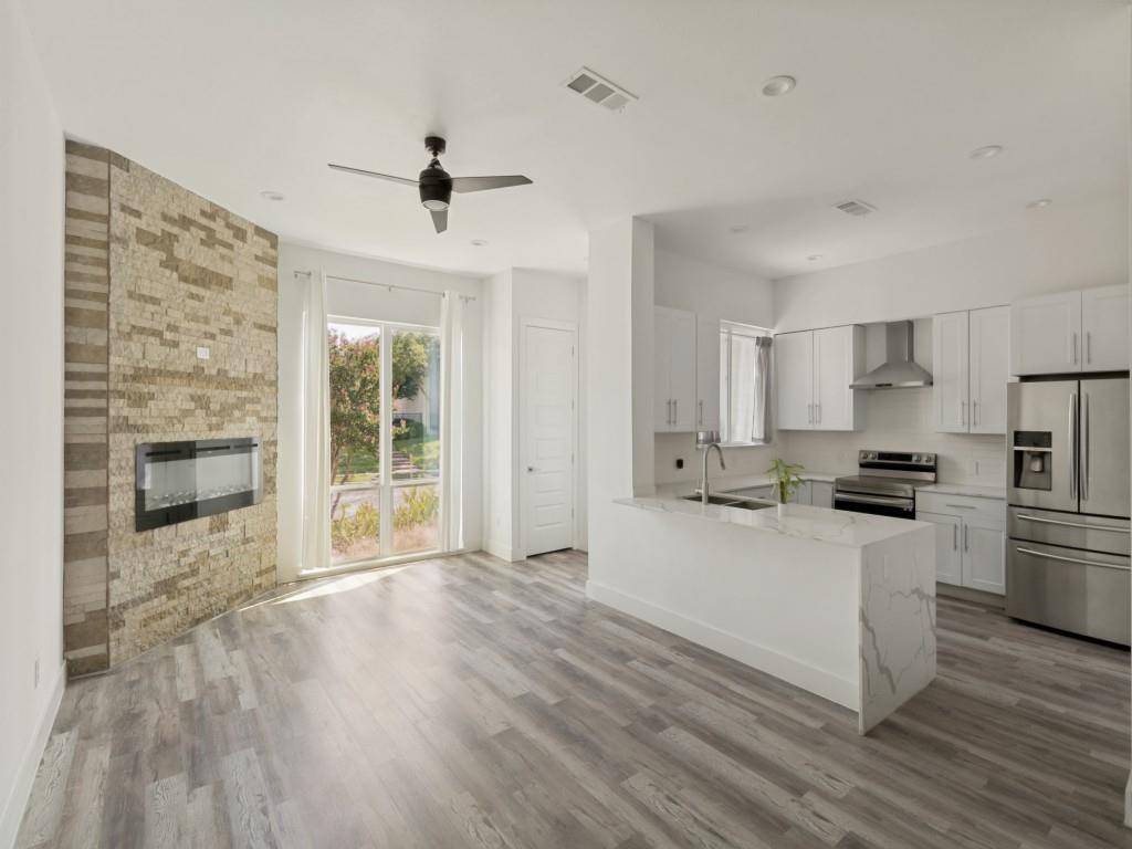 9495 Timberleaf Drive Property Photo 8