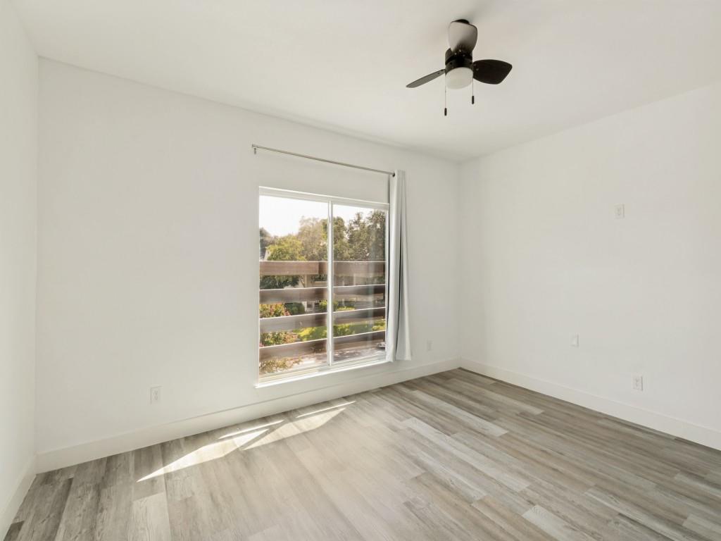 9495 Timberleaf Drive Property Photo 17