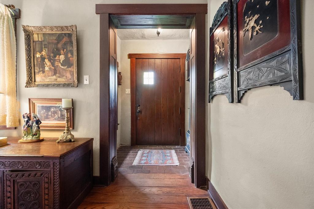 1208 Mills Place Property Photo 4