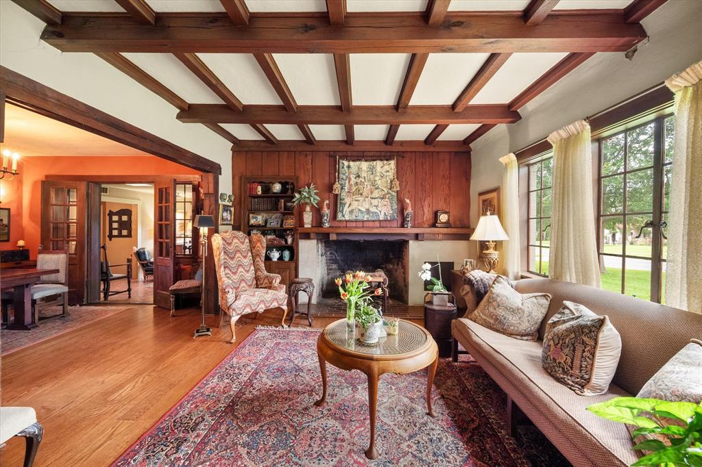1208 Mills Place Property Photo 6