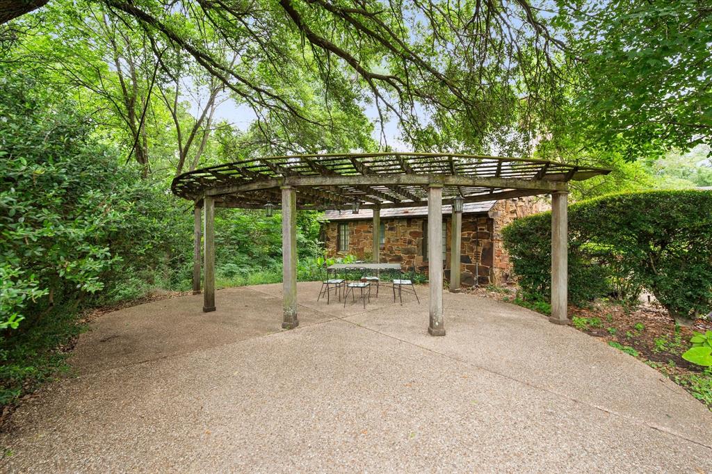 1208 Mills Place Property Photo 31