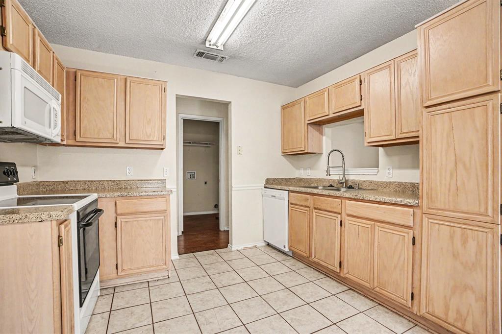 4216 Fernleaf Drive Property Photo 8