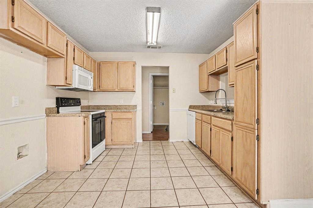 4216 Fernleaf Drive Property Photo 9