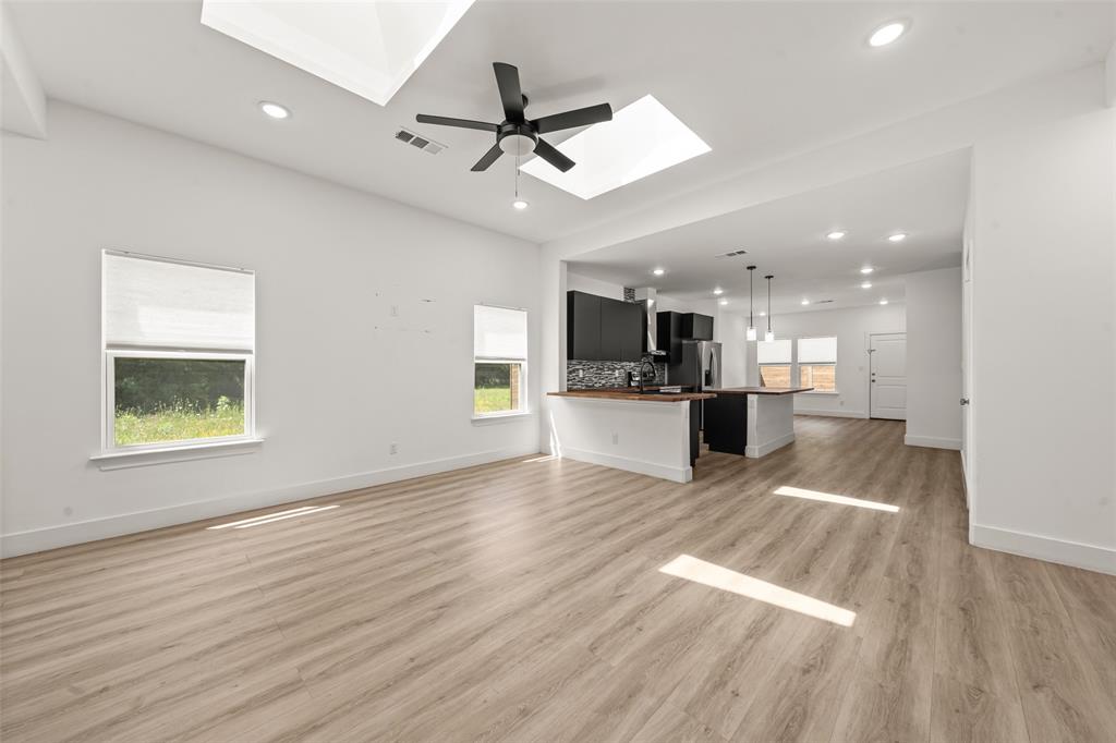 824 Hubert Street Property Photo 4