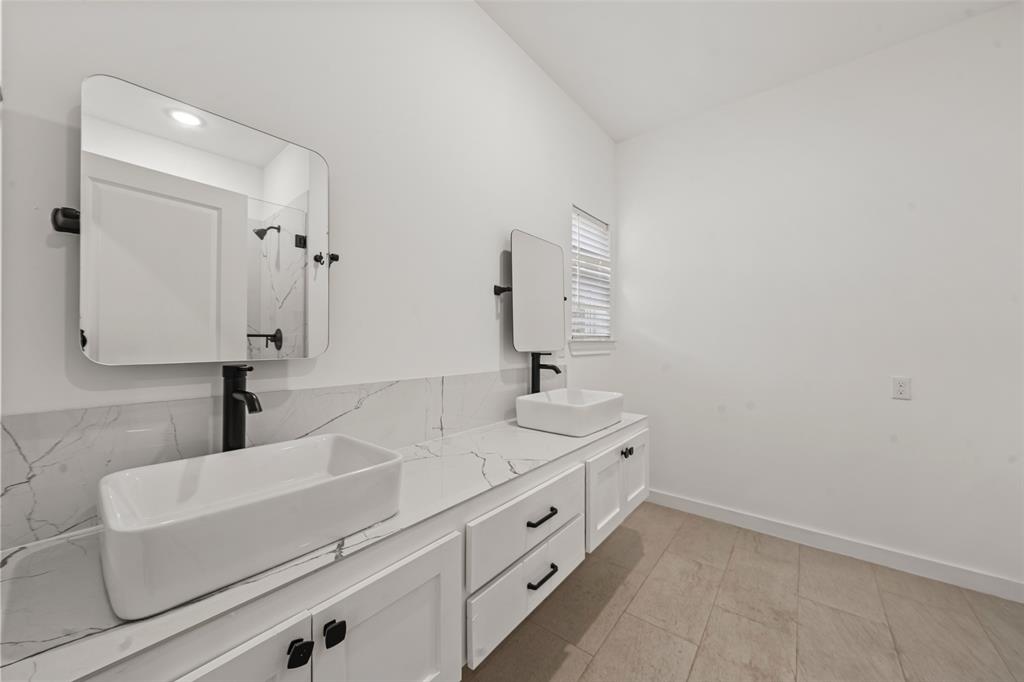 824 Hubert Street Property Photo 13