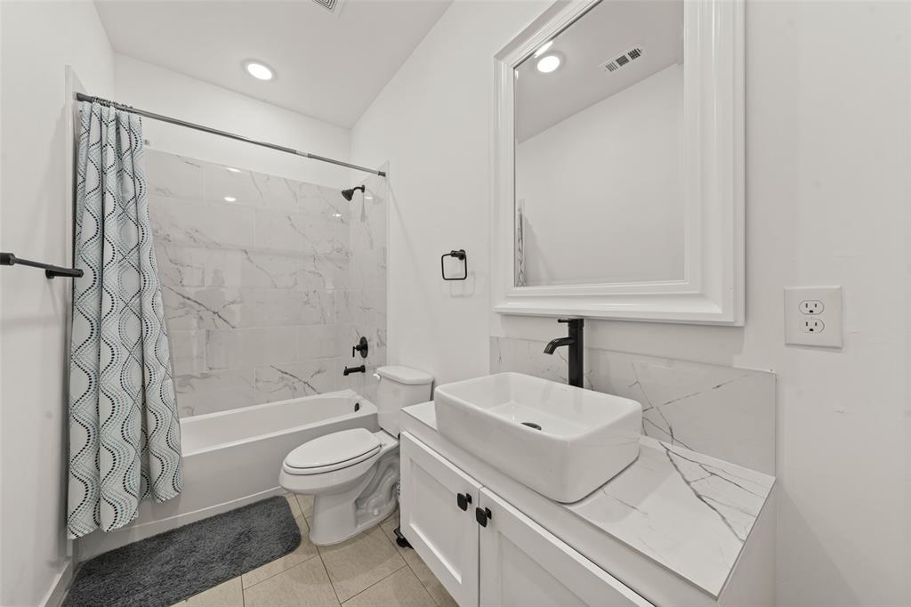 824 Hubert Street Property Photo 16