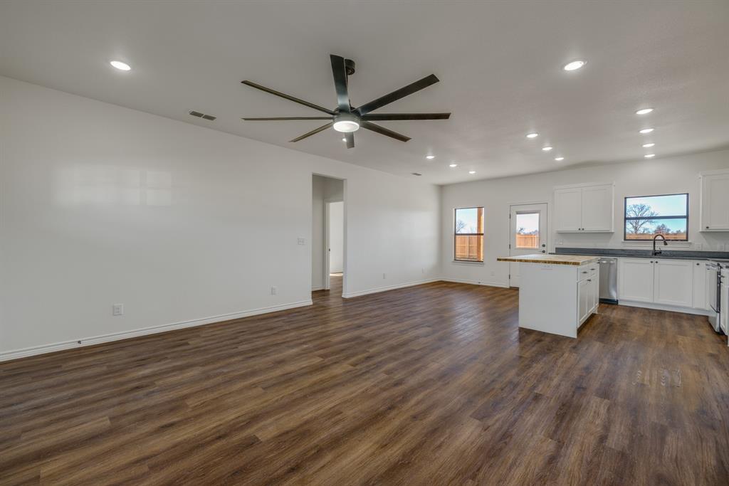 916 Ruger Drive Property Photo 3