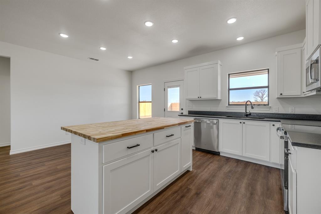 916 Ruger Drive Property Photo 5