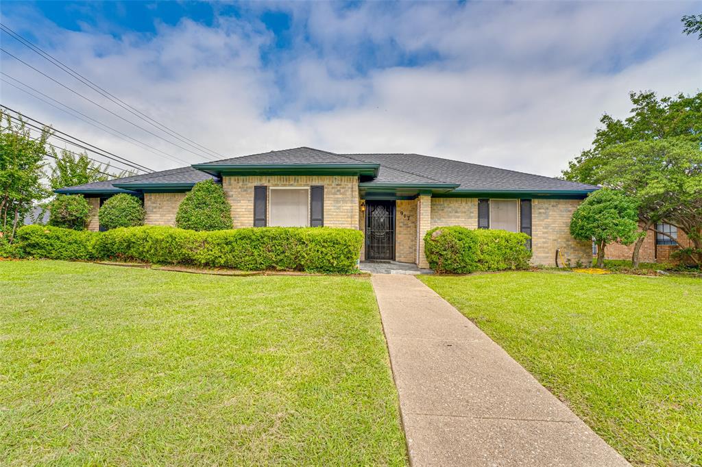 917 Meadowgate Drive Property Photo 1
