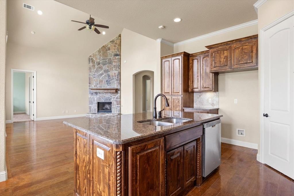 104 Rattling Antler Court Property Photo 4