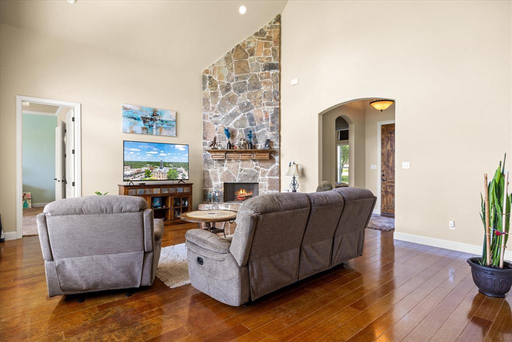 104 Rattling Antler Court Property Photo 6