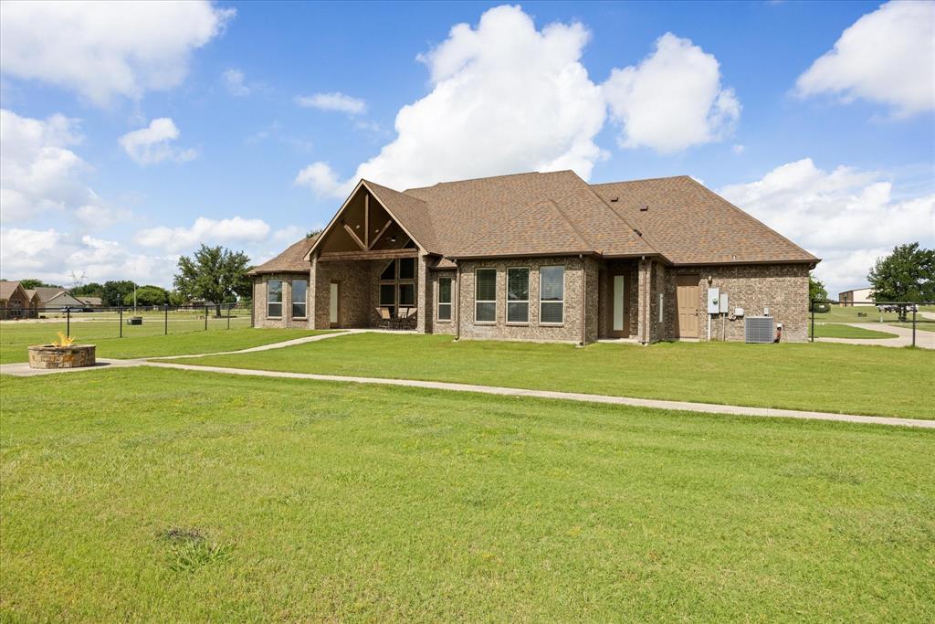 104 Rattling Antler Court Property Photo 28