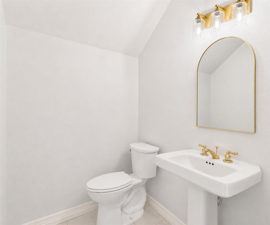 2251 English Road Property Photo 16