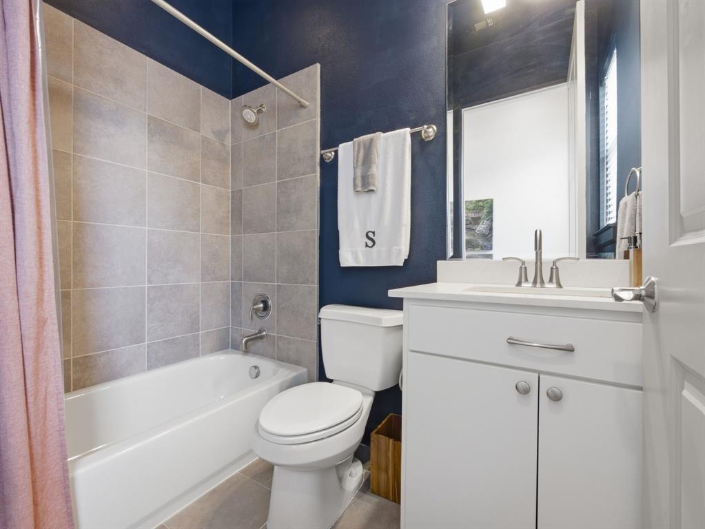 7333 Valley View Lane 305 Property Photo 12