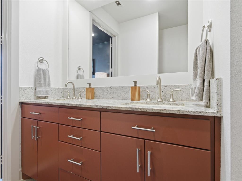7333 Valley View Lane 305 Property Photo 18