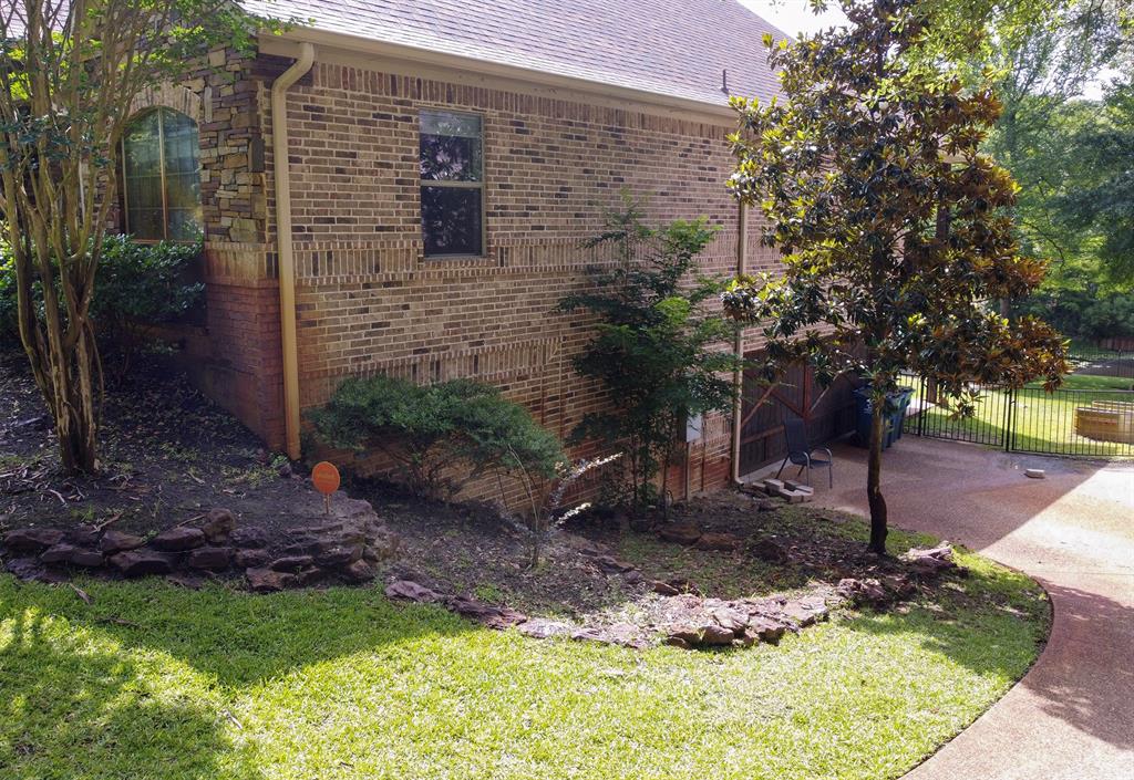 5200 Bayshore Drive Property Photo 3