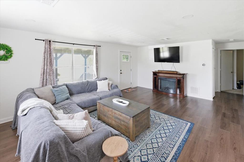 11725 China Spring Road Property Photo 6