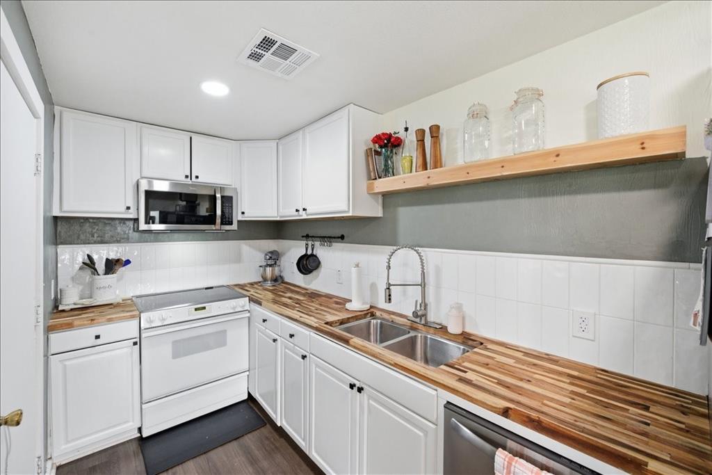 11725 China Spring Road Property Photo 10