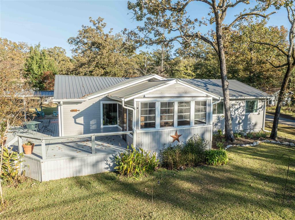 704 Callender Lake Drive Property Photo 1