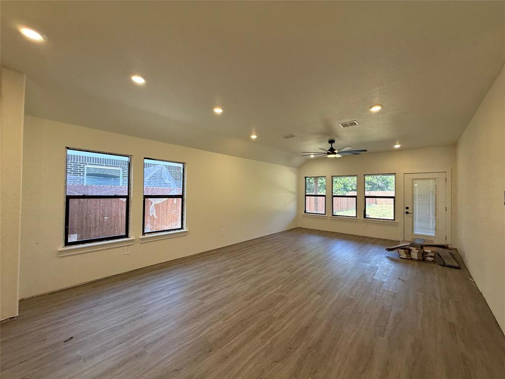 409 Smith Road Property Photo 7