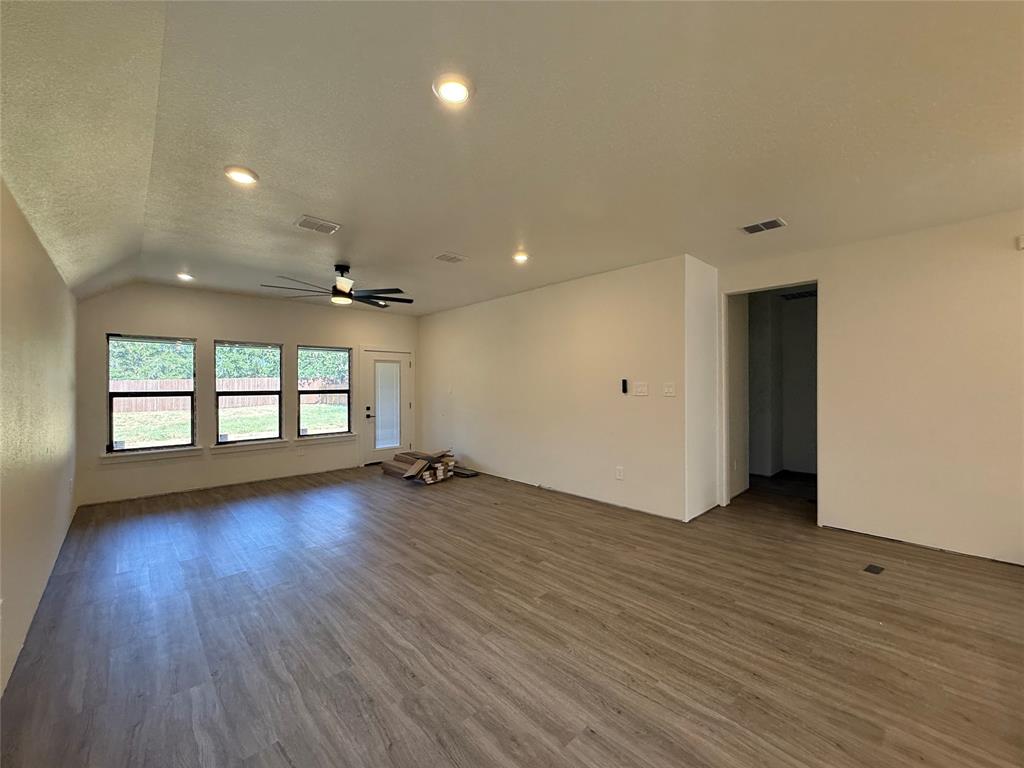 409 Smith Road Property Photo 12