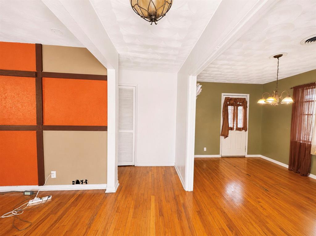 3023 Carpenter Avenue Property Photo 6
