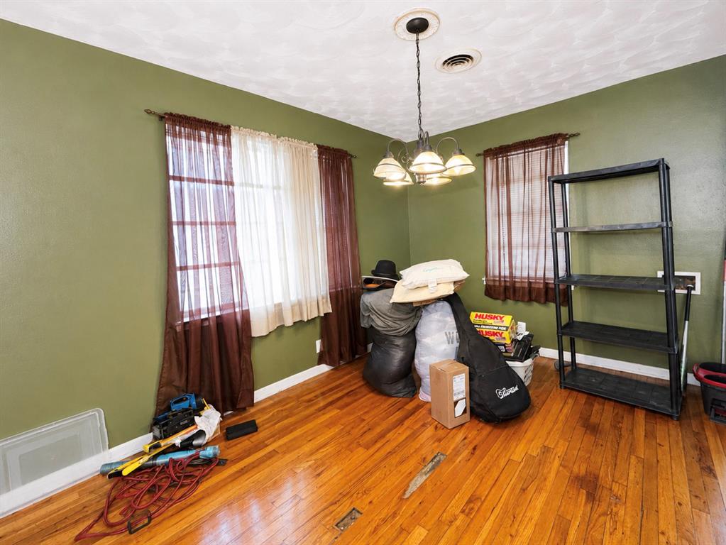 3023 Carpenter Avenue Property Photo 7