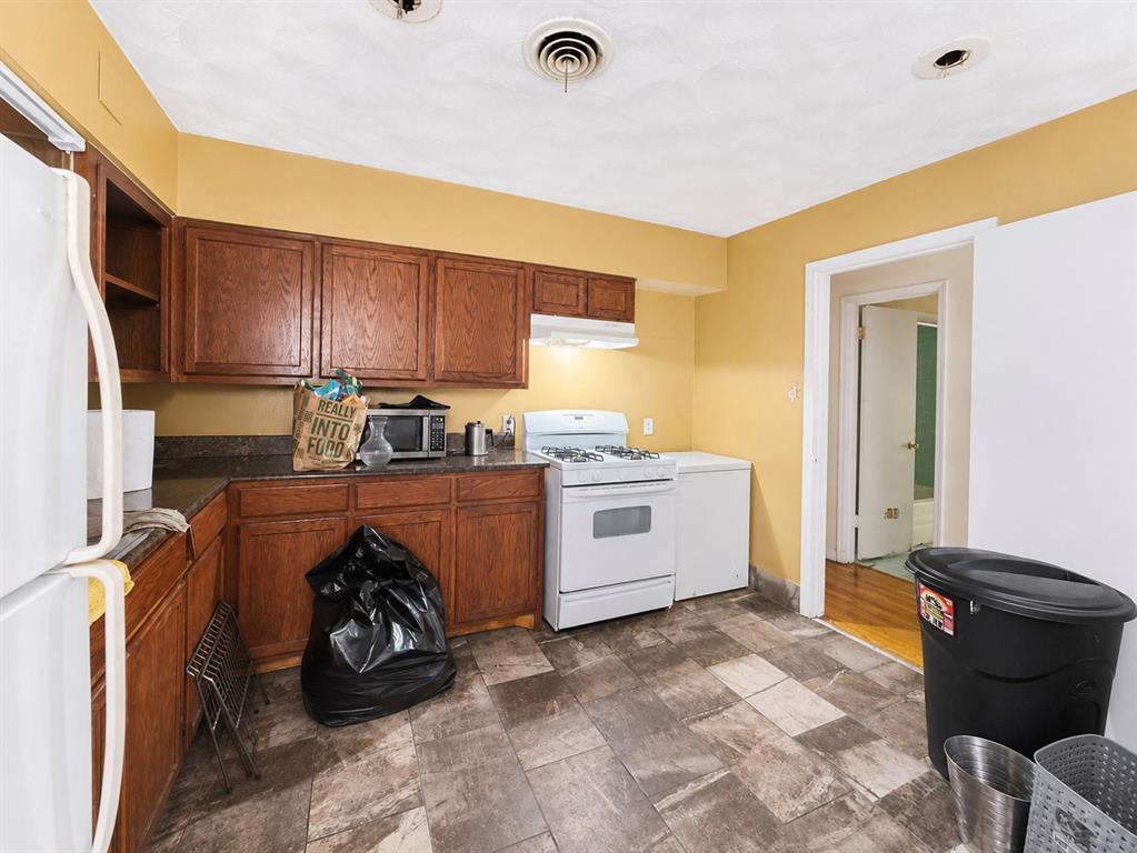 3023 Carpenter Avenue Property Photo 10