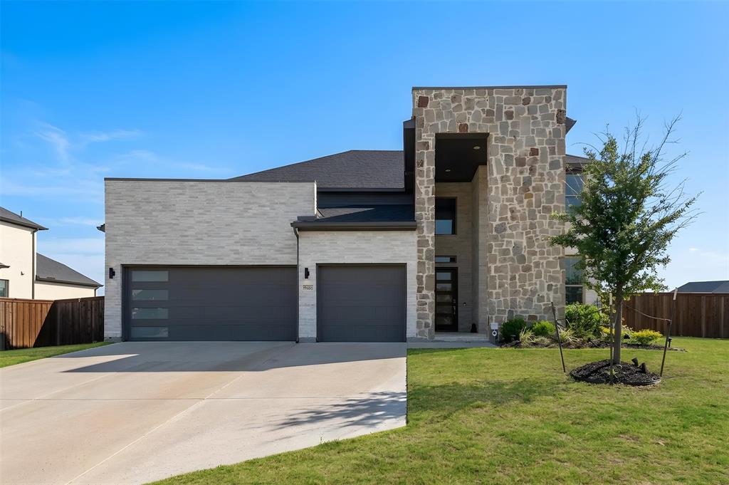 9562 Hickory Hill Road Property Photo 1