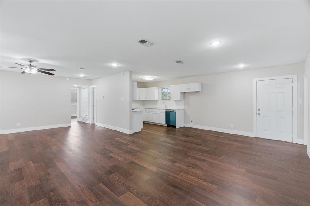 2204 Dunloe Avenue Property Photo 8