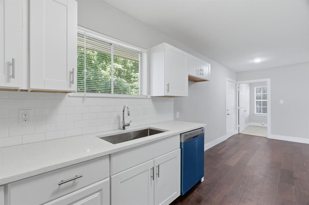 2204 Dunloe Avenue Property Photo 13