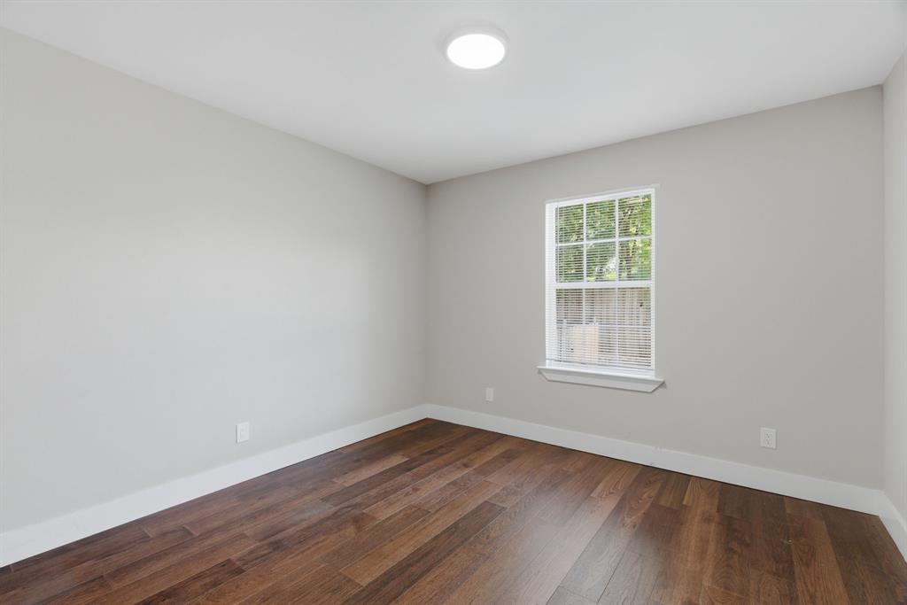 2204 Dunloe Avenue Property Photo 18