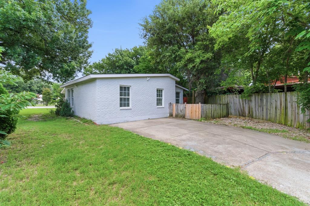 2204 Dunloe Avenue Property Photo 26
