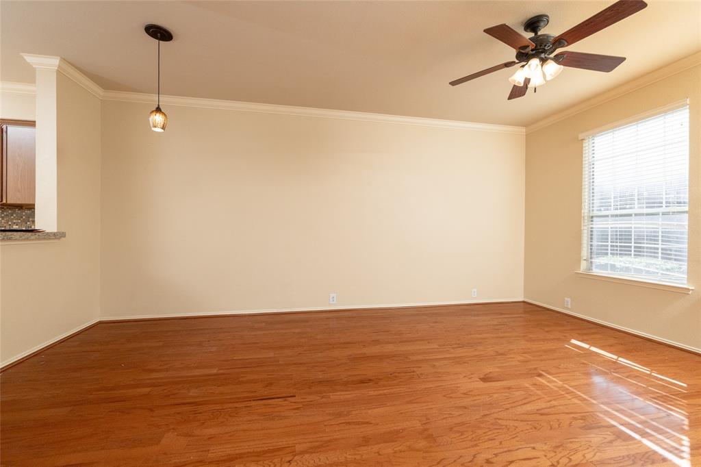 2722 Hyde Park Drive Property Photo 3