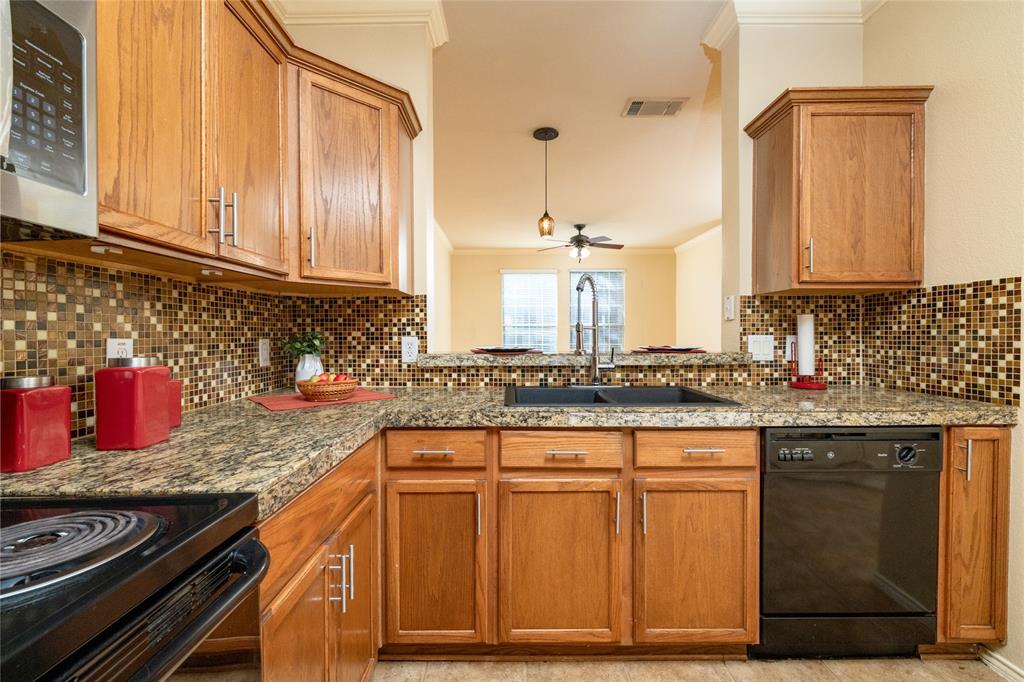 2722 Hyde Park Drive Property Photo 6