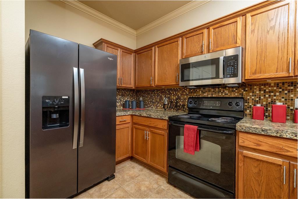 2722 Hyde Park Drive Property Photo 8
