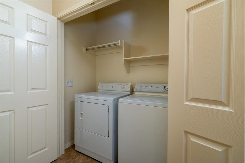 2722 Hyde Park Drive Property Photo 12