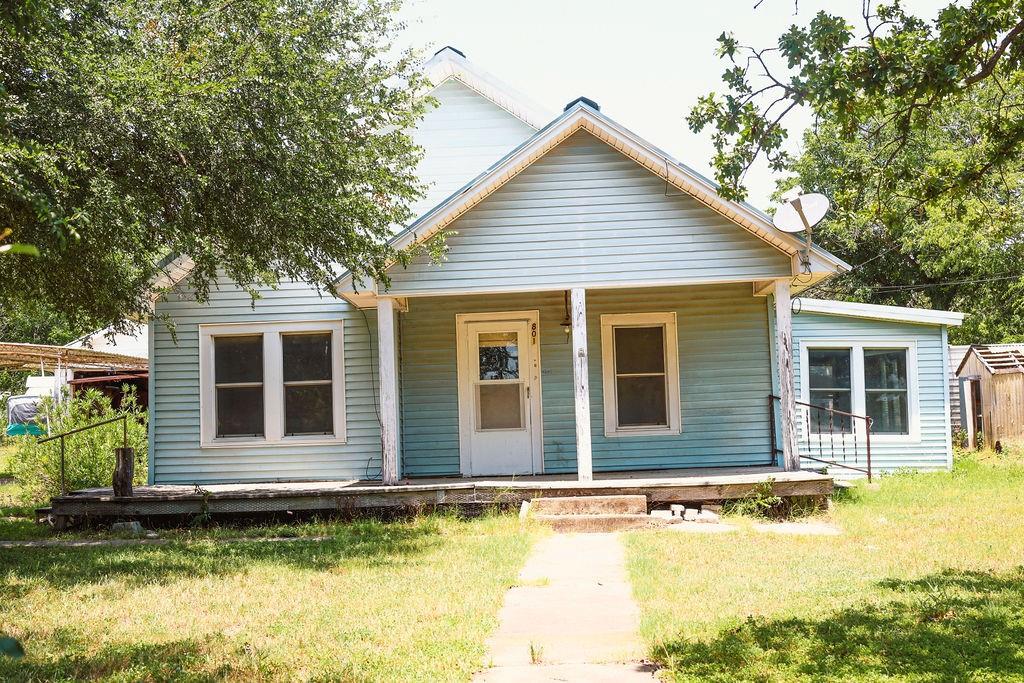 801 E Walcott Avenue Property Photo 1