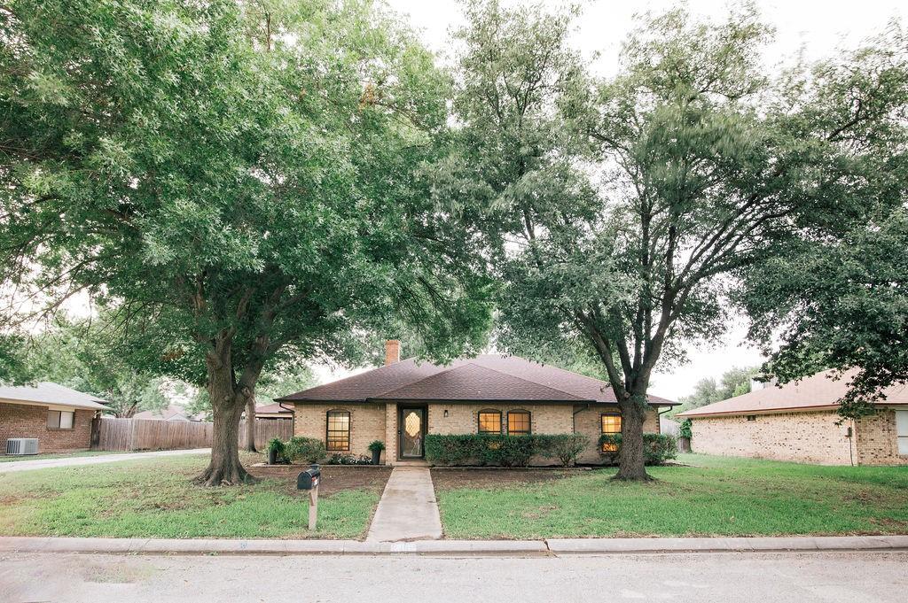 2409 Green Oaks Street Property Photo 1