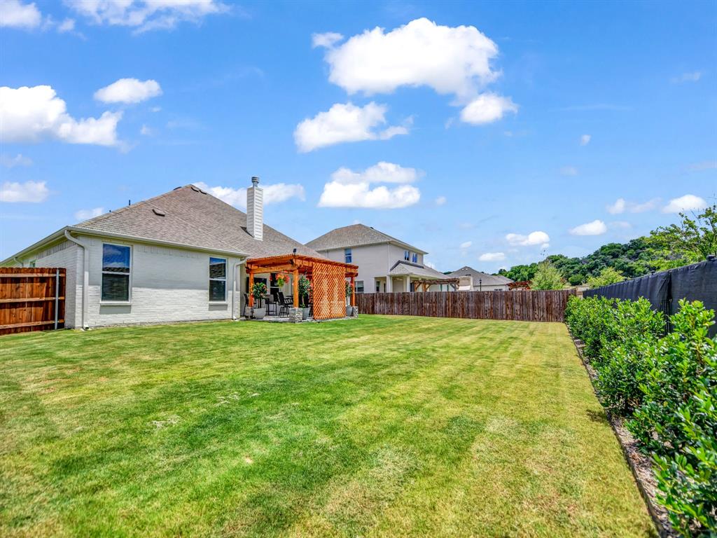 105 W Furlong Property Photo 5