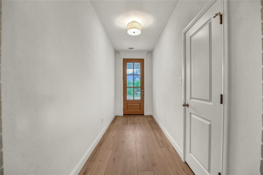 105 W Furlong Property Photo 10