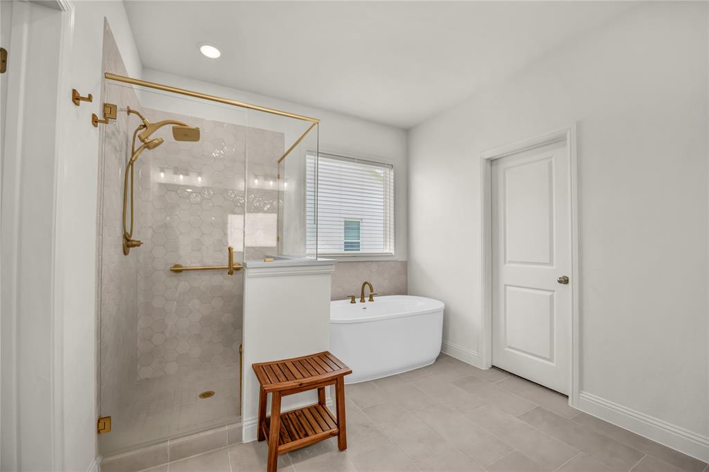 105 W Furlong Property Photo 21
