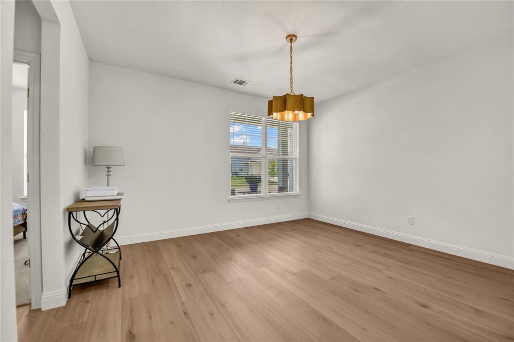 105 W Furlong Property Photo 24