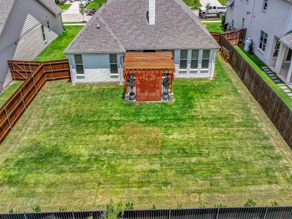 105 W Furlong Property Photo 31