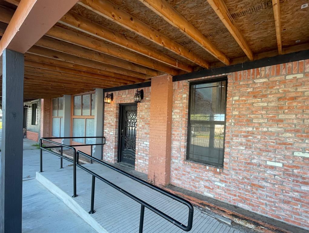 189 Broadway Property Photo 3