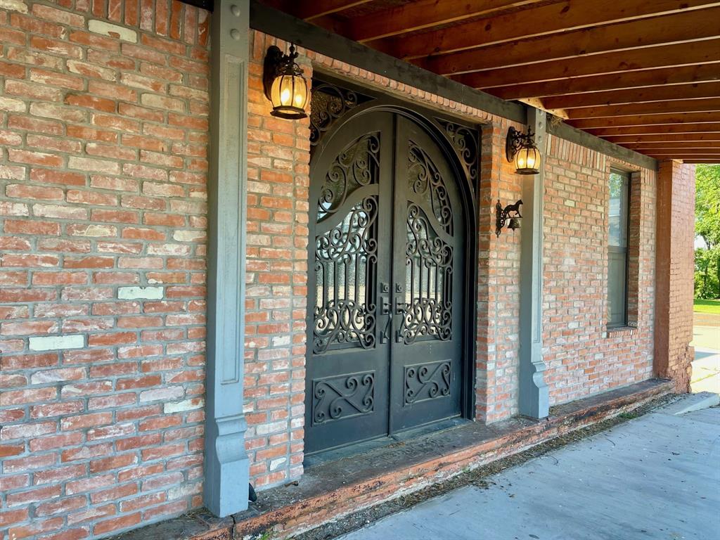 189 Broadway Property Photo 4
