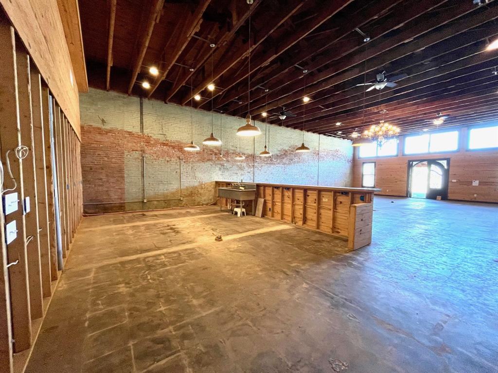 189 Broadway Property Photo 9