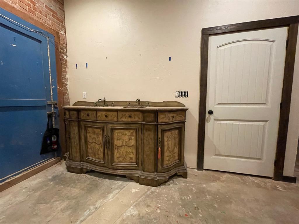 189 Broadway Property Photo 13