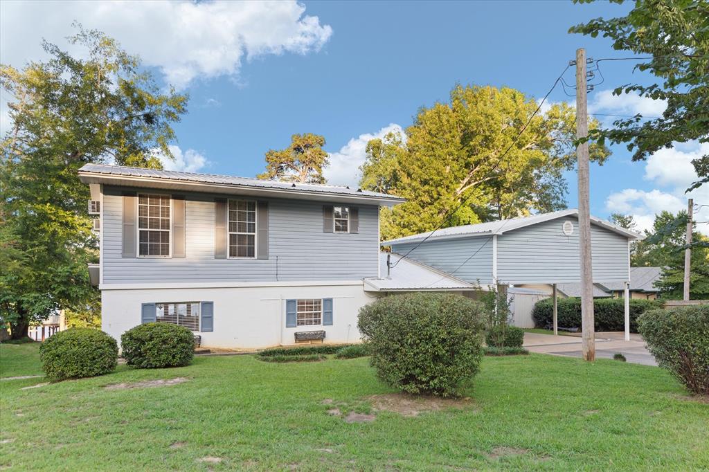 2118 W Lake Drive Property Photo 3