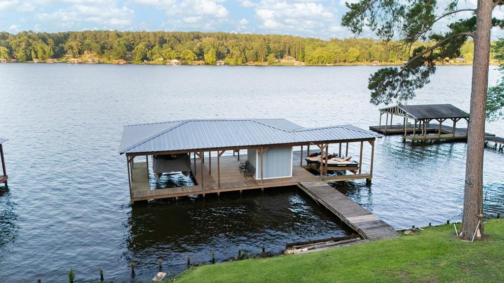 2118 W Lake Drive Property Photo 4